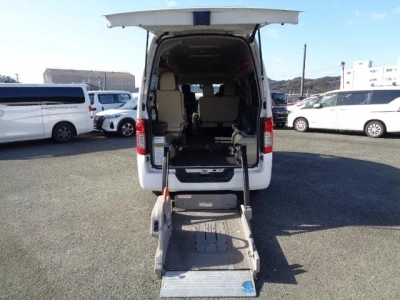 NISSAN NV350 CARAVAN WAGON
