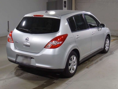 NISSAN TIIDA