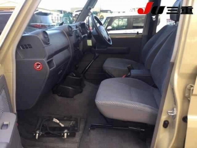 TOYOTA LAND CRUISER 70