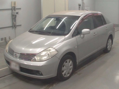 NISSAN TIIDA LATIO