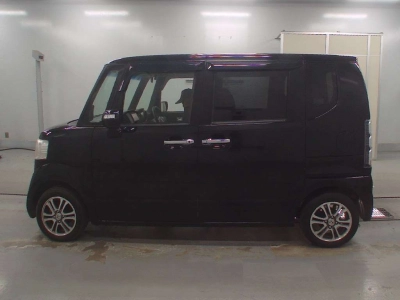 HONDA N BOX +