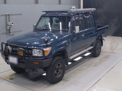 TOYOTA LAND CRUISER 70