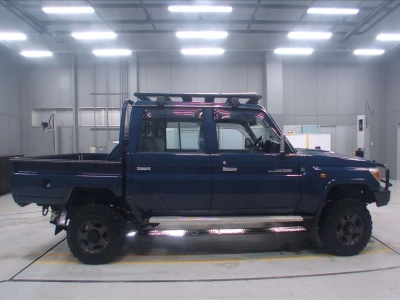 TOYOTA LAND CRUISER 70