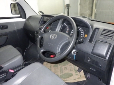 TOYOTA LITE ACE VAN