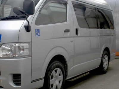 TOYOTA REGIUS VAN