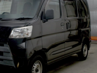 TOYOTA PIXIS VAN