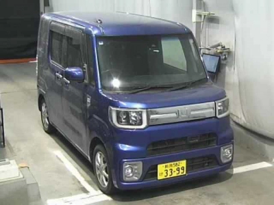 DAIHATSU WAKE
