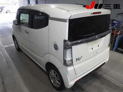 HONDA N-BOX SLASH