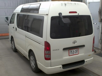 TOYOTA HIACE VAN