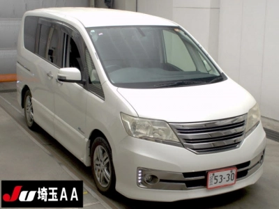 NISSAN SERENA