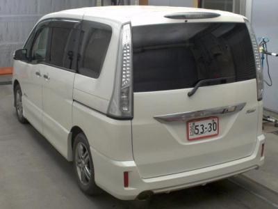 NISSAN SERENA