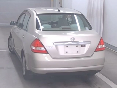 NISSAN TIIDA LATIO