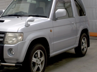 MITSUBISHI PAJERO MINI
