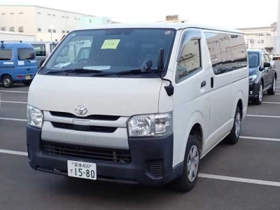 TOYOTA HIACE VAN