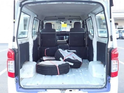 NISSAN NV350 CARAVAN