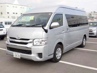 TOYOTA HIACE WAGON