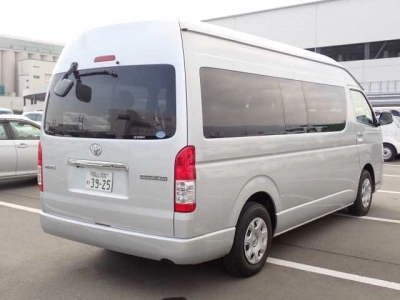 TOYOTA HIACE WAGON