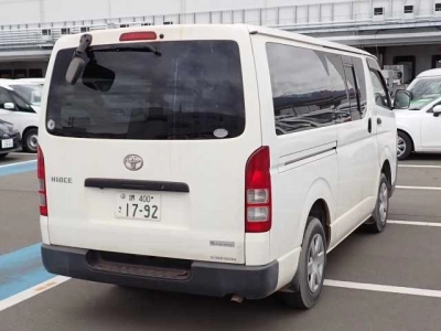 TOYOTA HIACE VAN