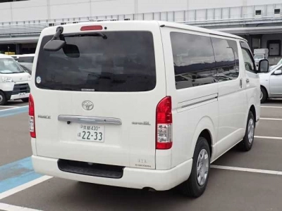 TOYOTA HIACE VAN