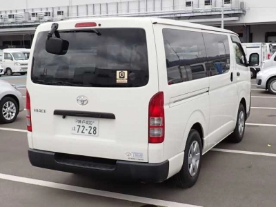 TOYOTA HIACE VAN