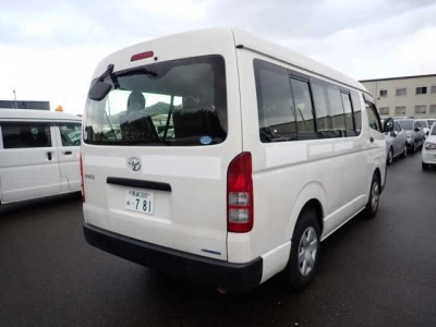 TOYOTA HIACE WAGON