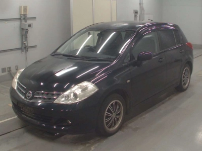 NISSAN TIIDA