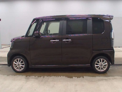 HONDA N BOX CUSTOM