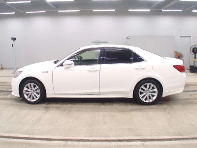TOYOTA CROWN HYBRID