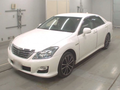 TOYOTA CROWN HYBRID