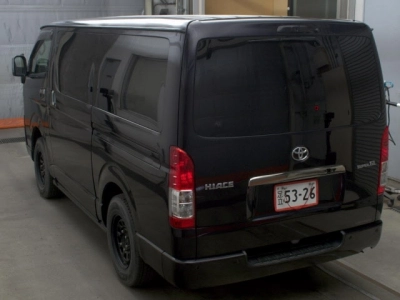 TOYOTA HIACE VAN