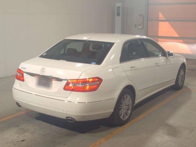 MERCEDES BENZ E CLASS