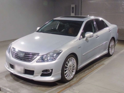 TOYOTA CROWN HYBRID