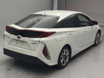 TOYOTA PRIUS PHV