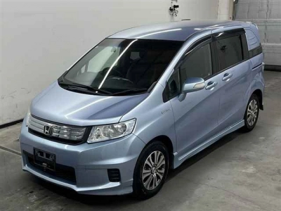 HONDA FREED SPIKE HYBRID