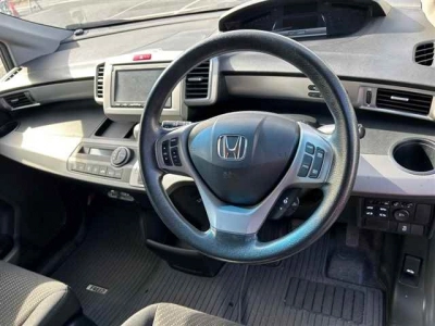 HONDA FREED HYBRID