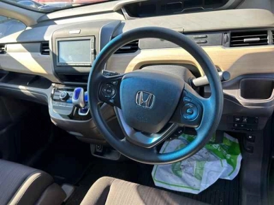 HONDA FREED HYBRID