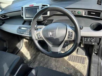 HONDA FREED SPIKE HYBRID