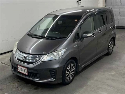 HONDA FREED SPIKE HYBRID