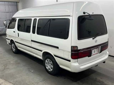 TOYOTA HIACE WAGON
