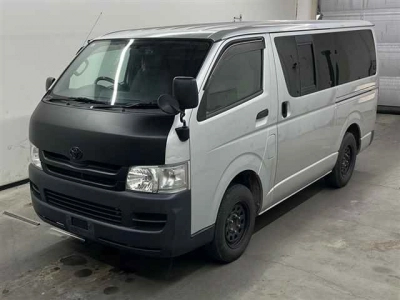 TOYOTA REGIUS VAN