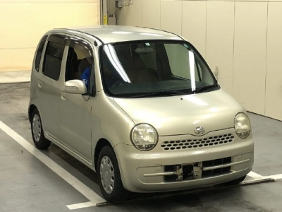 DAIHATSU MOVE LATTE