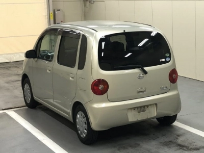 DAIHATSU MOVE LATTE