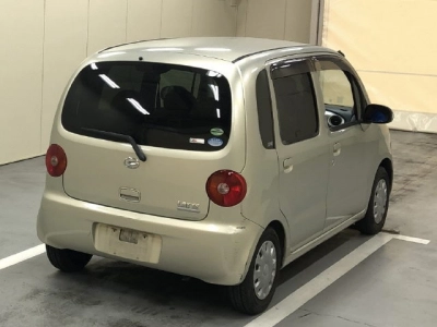 DAIHATSU MOVE LATTE