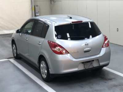 NISSAN TIIDA