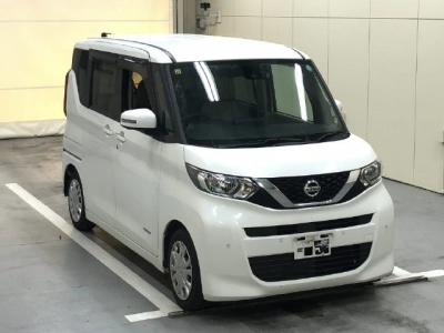 NISSAN ROOX