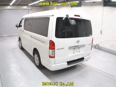 TOYOTA REGIUS VAN
