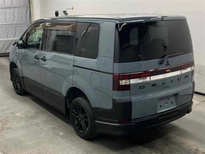MITSUBISHI DELICA D:5