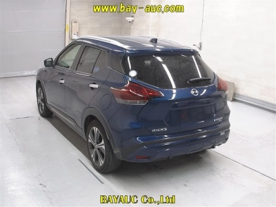 NISSAN KICKS