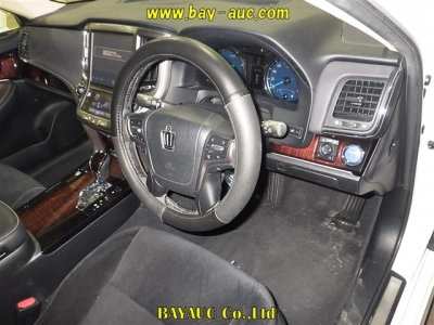 TOYOTA CROWN HYBRID