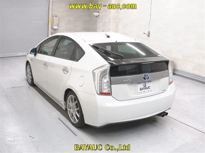 TOYOTA PRIUS PHV